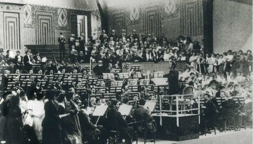 “Come! Raise yourself to the highest spheres” Mahler’s Symphony No. 8 in E-flat by Peter Davison - Mahlerfest